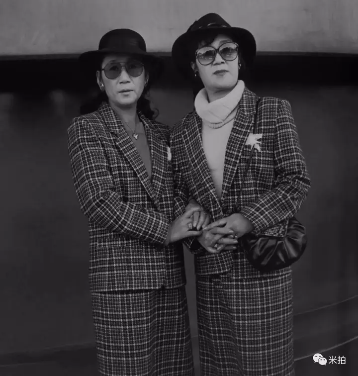 一台相机一堵墙这个日本人拍了45年陌生人