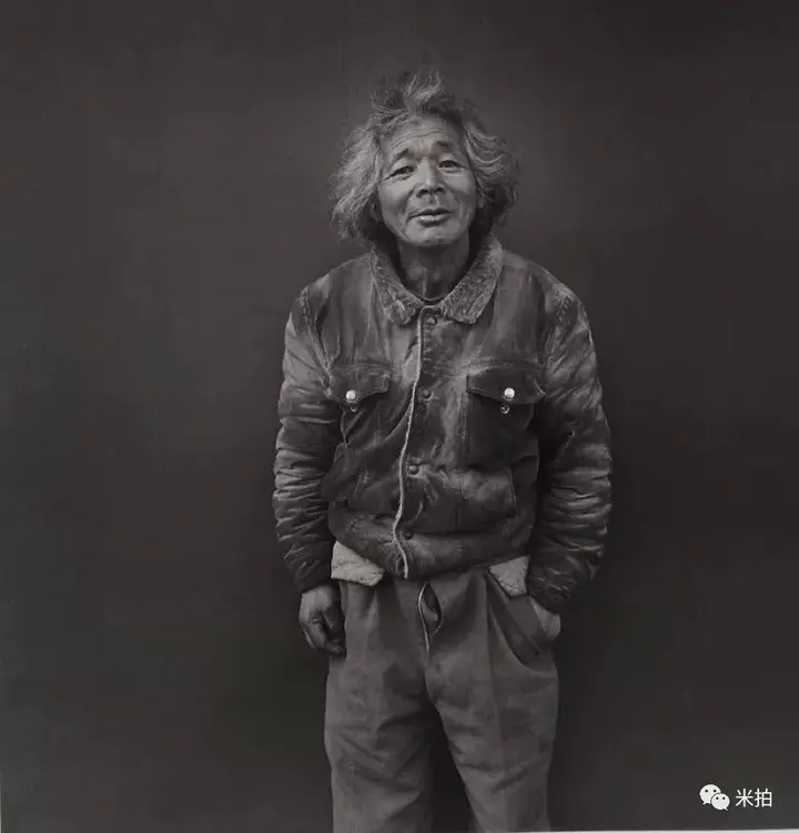 一台相机一堵墙这个日本人拍了45年陌生人