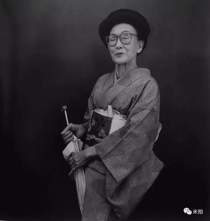 一台相机一堵墙这个日本人拍了45年陌生人