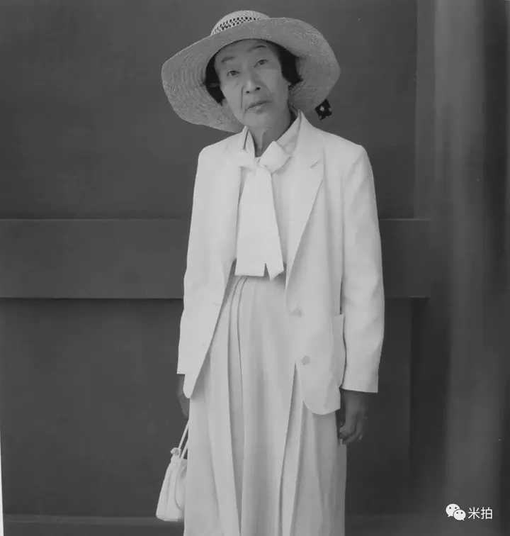 一台相机一堵墙这个日本人拍了45年陌生人