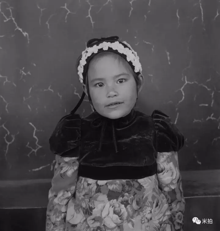 一台相机一堵墙这个日本人拍了45年陌生人