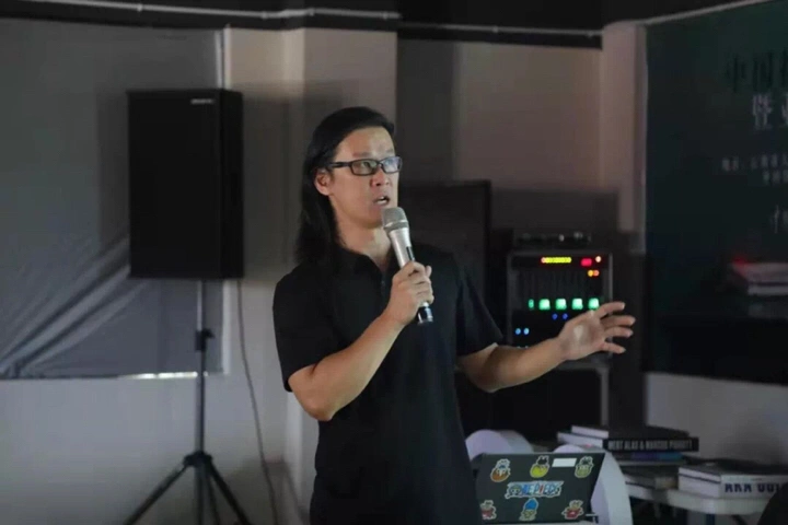 影会精彩 | 图书展讲座:黄荣华