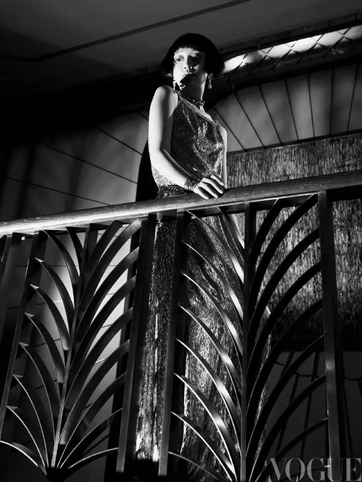 周迅——本宫时尚大片回归,尔等终究就是妃