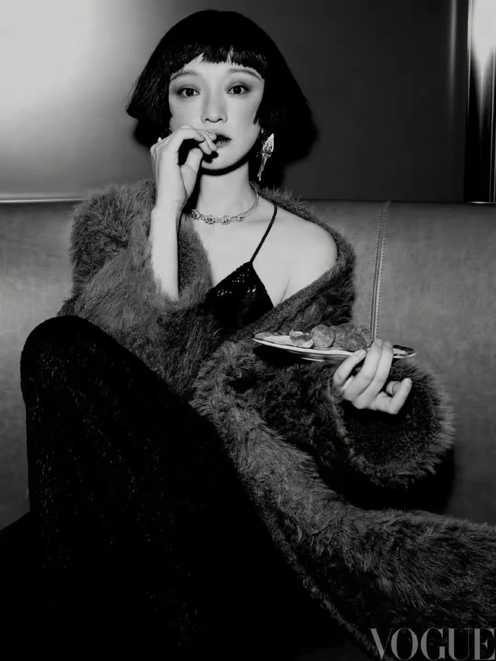 周迅——本宫时尚大片回归,尔等终究就是妃