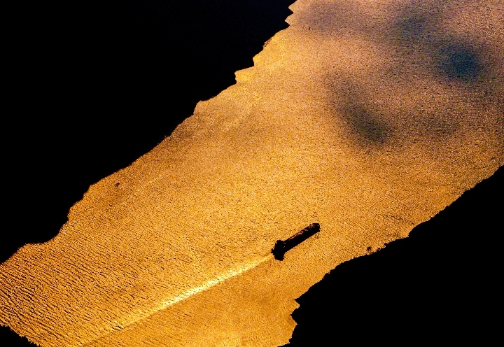 绝美三峡：“黄金水道”惊现“黄金景观”