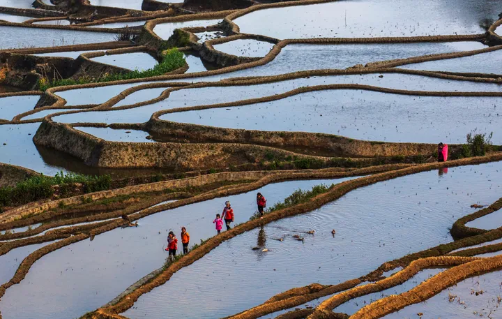 山丘上的“天空之镜”