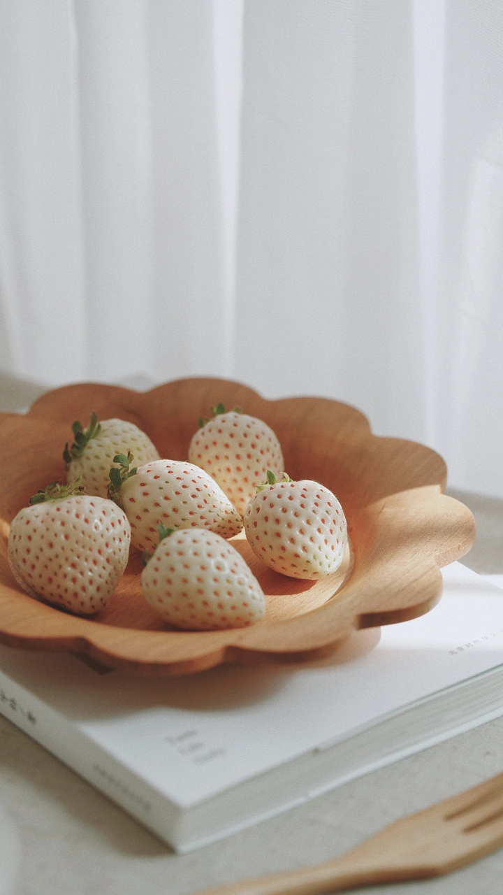 白草莓和红草莓的区别