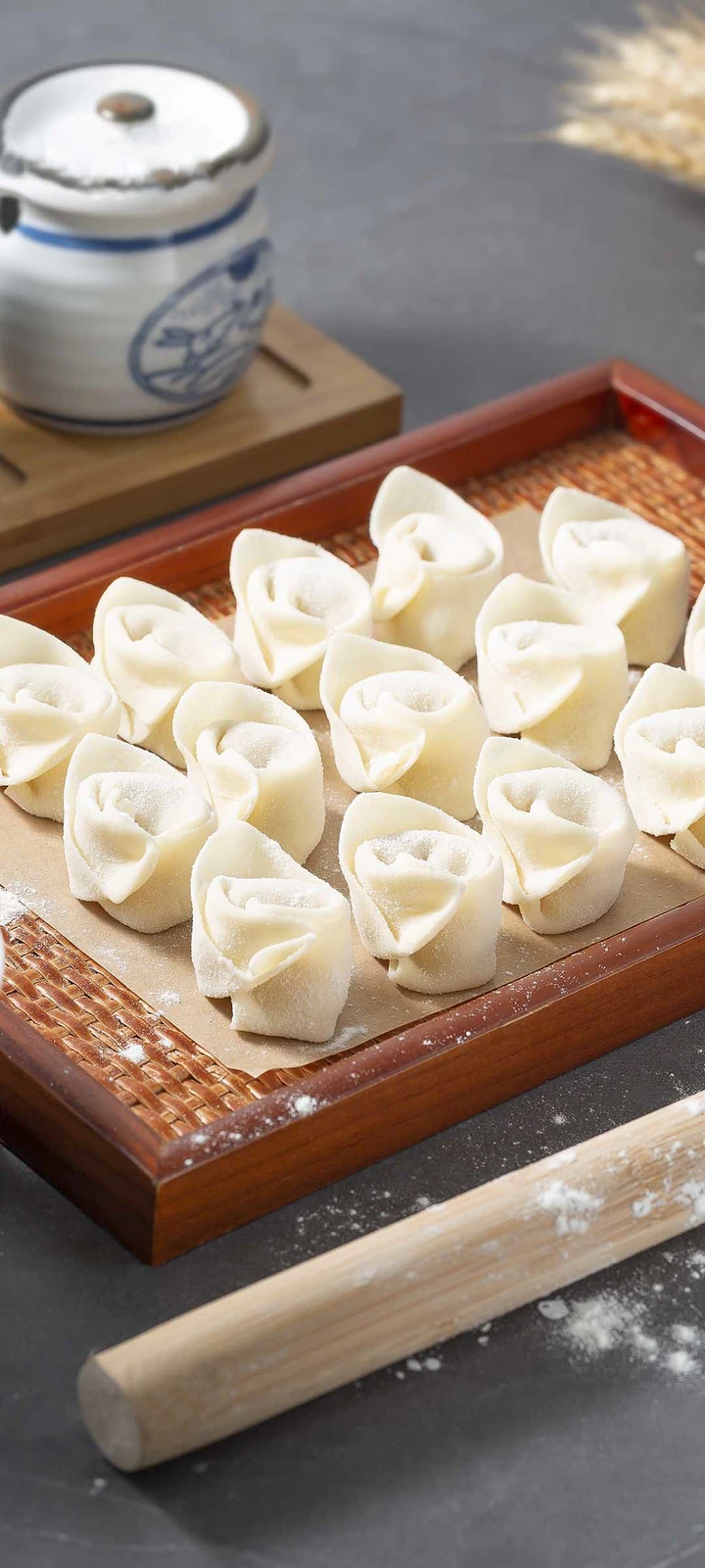 龙抄手因何得名