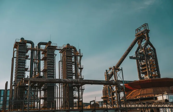 走进废土美学建筑