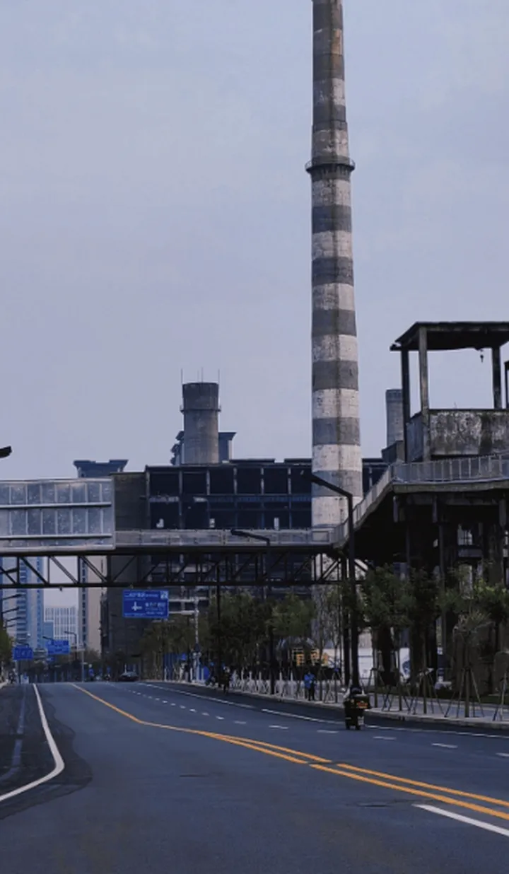 走进废土美学建筑