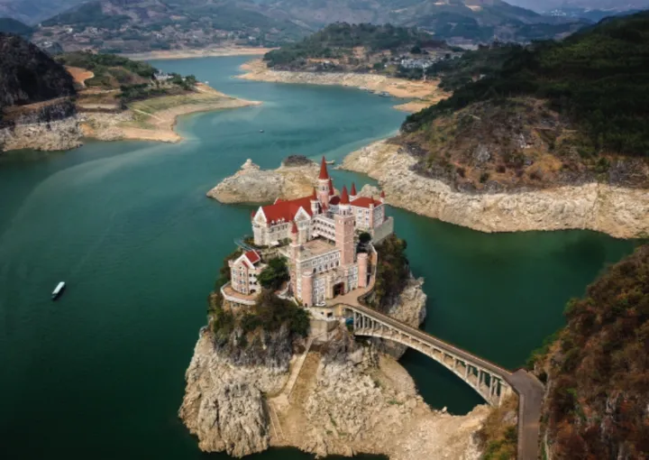 中国版天鹅城堡