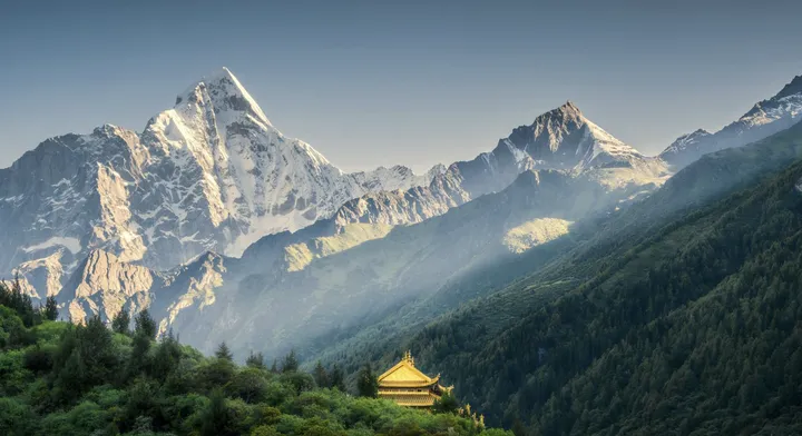 夏季也能玩转雪山