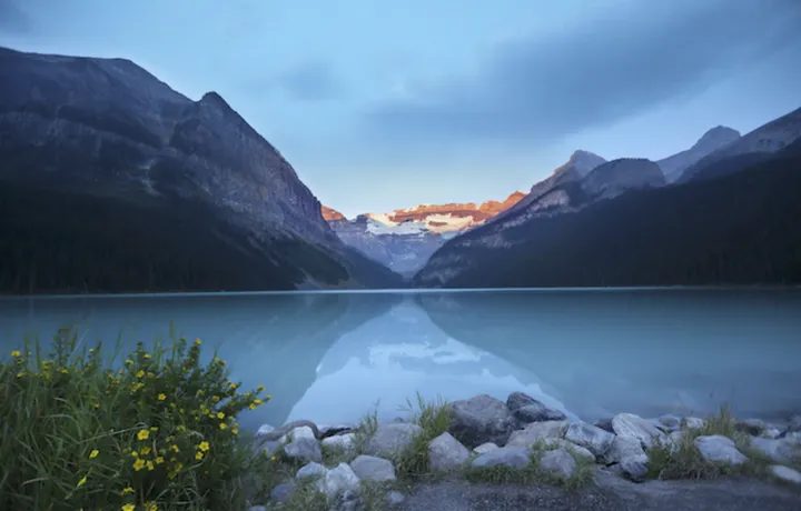 落基山脉下的蓝宝石