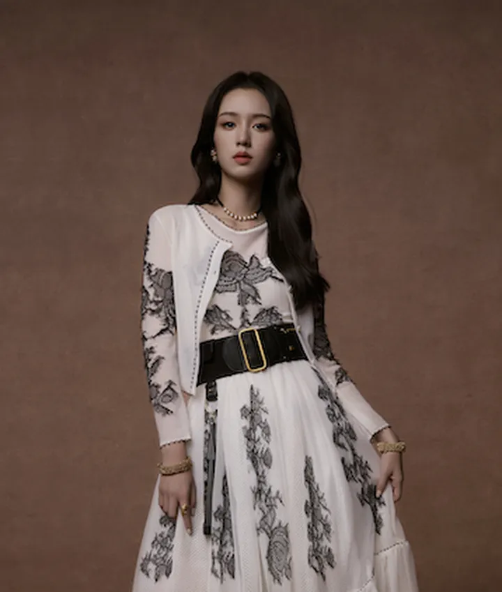 周也穿衣自带高级感