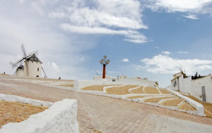 邂逅西班牙的风车庄园