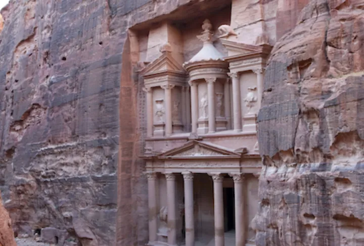 穿越千年的玫瑰古城