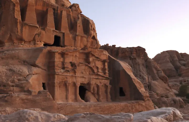 穿越千年的玫瑰古城