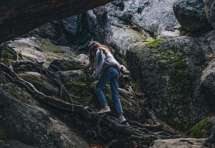 爱情是一束温暖的光,婚姻则是一种社会契约