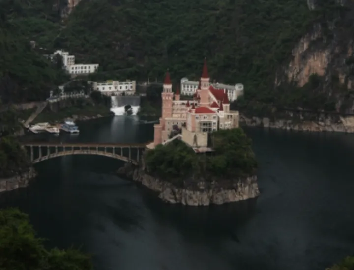 一座水上的童话世界