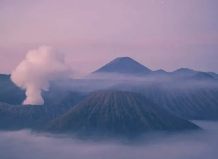 熔岩之谜:火山熔浆的温度究竟有多高?