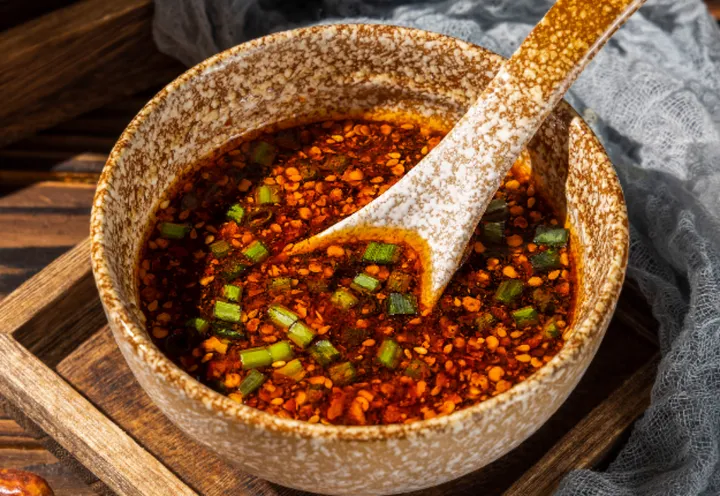 四川酸辣粉:传统美食的现代演绎