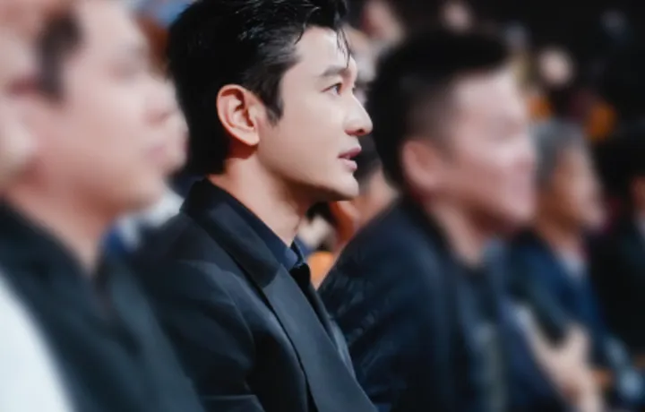 黄晓明：在挑战中寻找阳光，荣获金爵奖最佳男演员