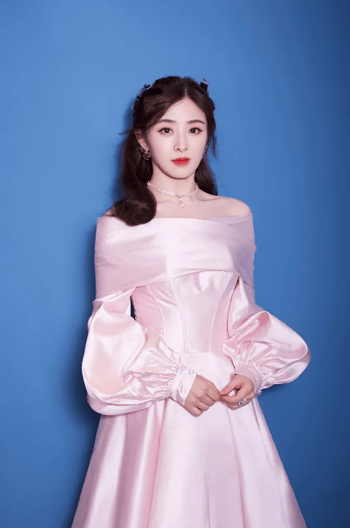 张含韵,从甜妹到御姐