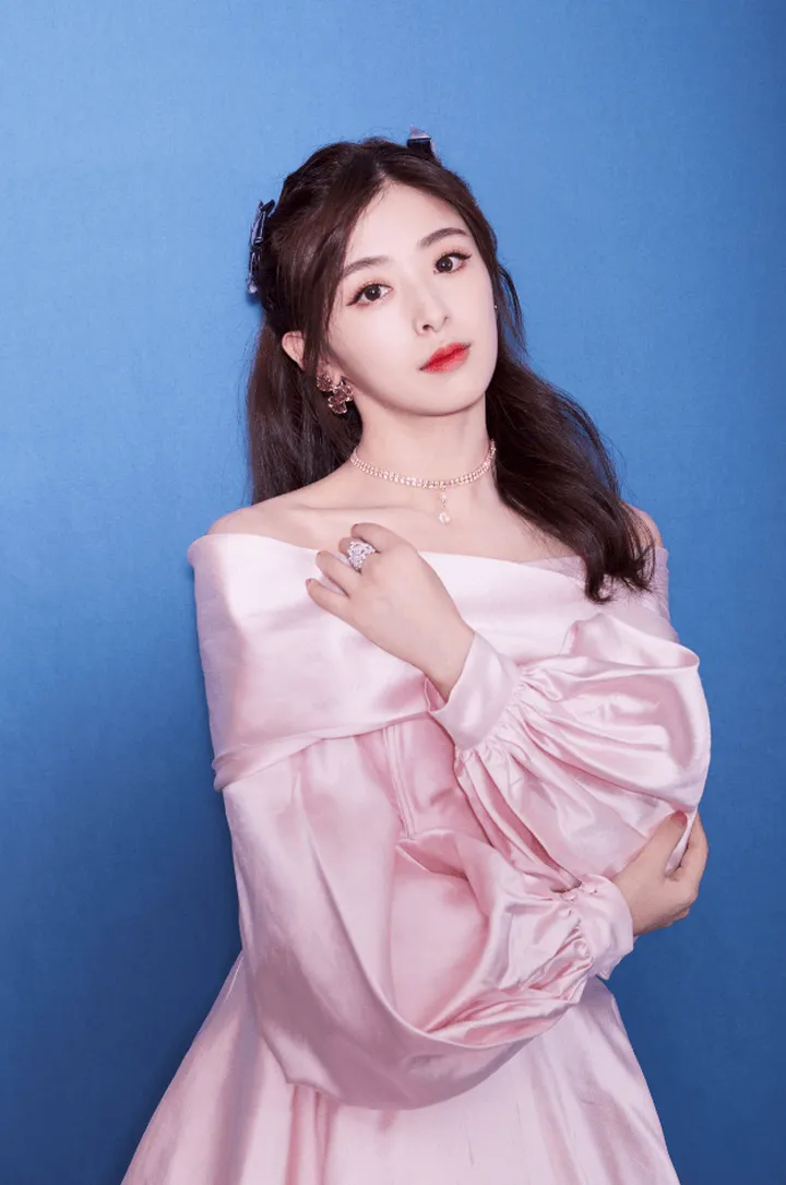 张含韵,从甜妹到御姐