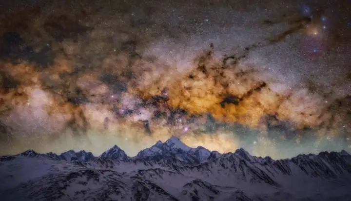 国内旅游必去的雪山