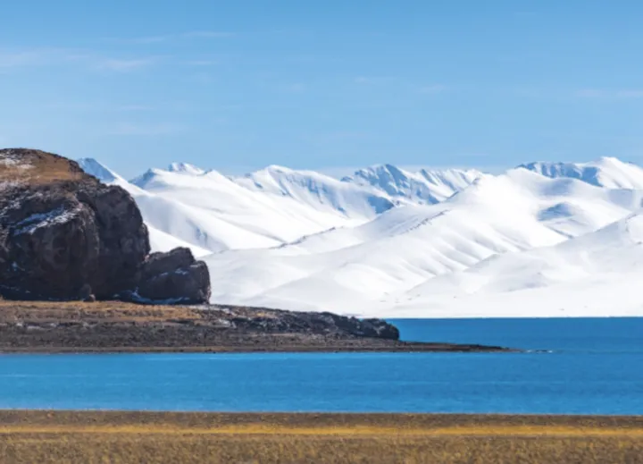 纳木错湖:雪域高原上的绝美仙境等你来探索!