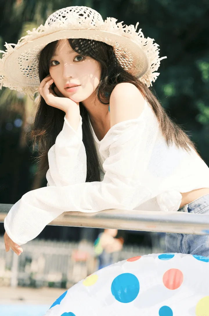 怎样选帽子才显脸小?