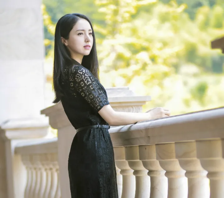 董璇：岁月不败真女神，成熟韵味更撩人！