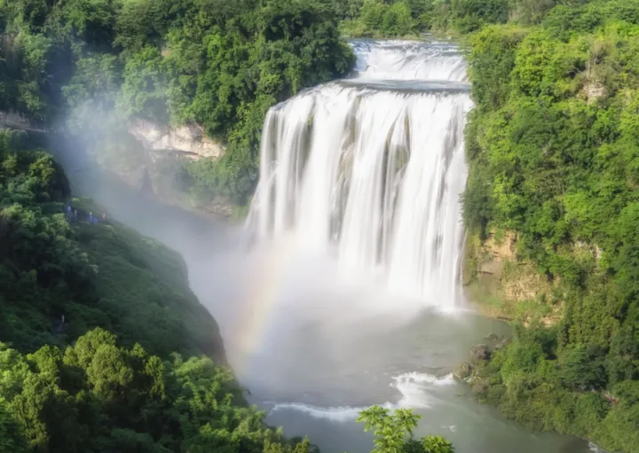 踏遍千山万水，只为那一眼黄果树瀑布的绝美！