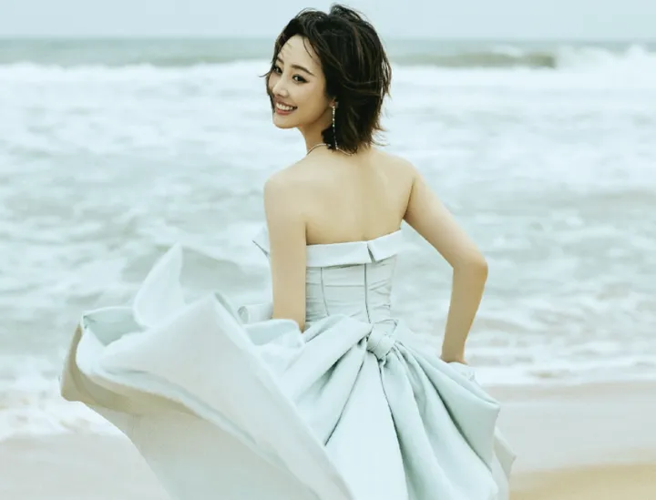 从舞池到荧幕,李纯的跨界传奇:看她如何舞动影视圈!