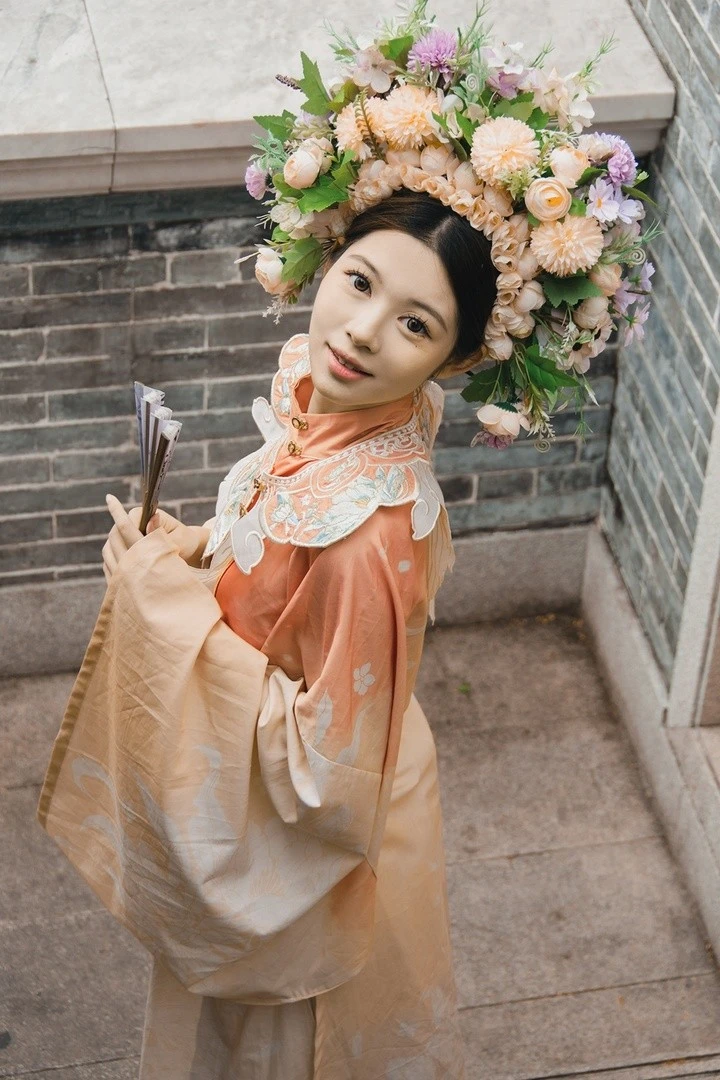 簪花风靡背后的秘密