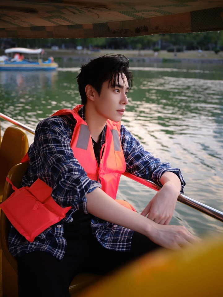 “初恋男神”胡一天