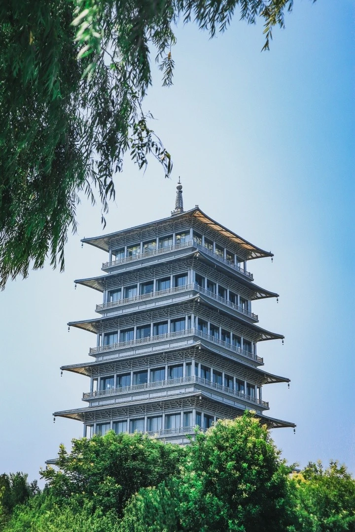 登长安塔品古都风华