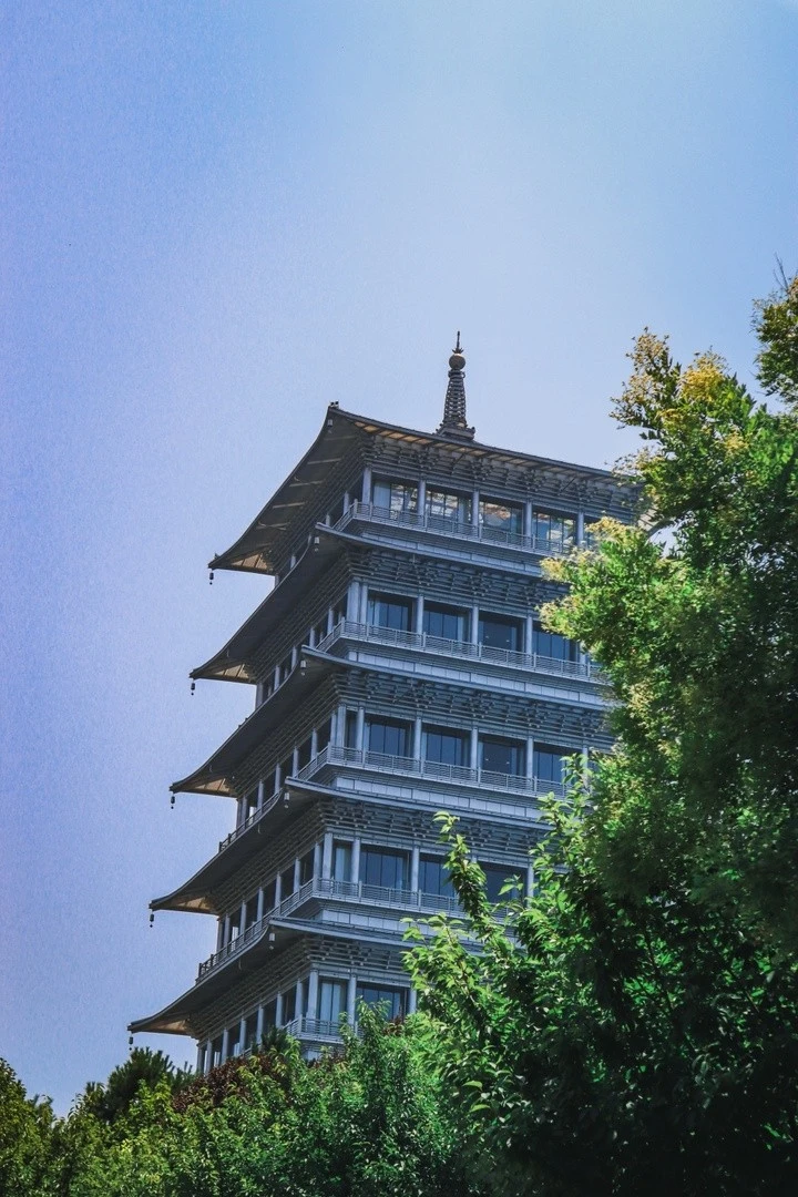 登长安塔品古都风华