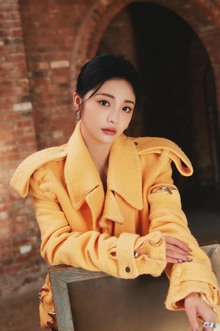 演技节节高的周洁琼