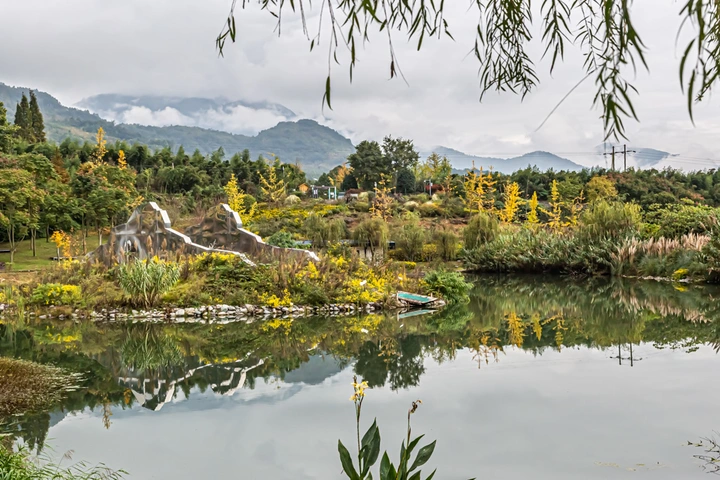 秋染小山村