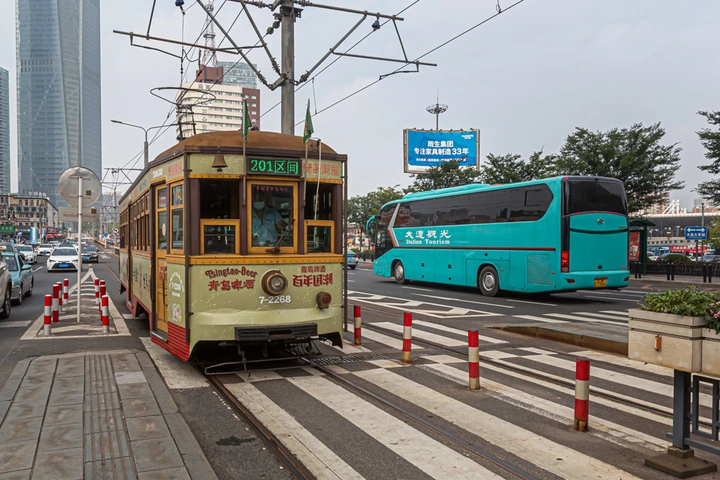 唯一仍在运行的有轨电车-大连201
