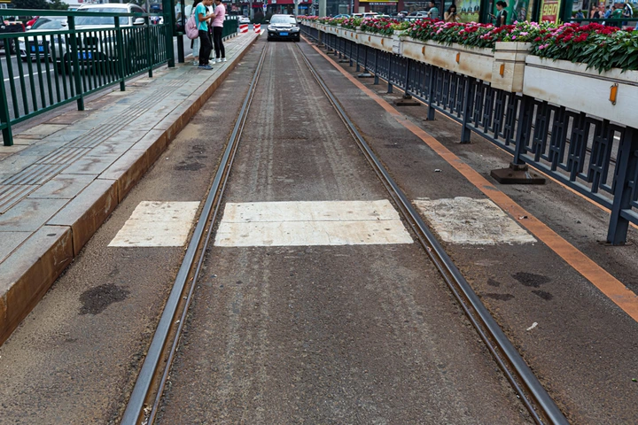 唯一仍在运行的有轨电车-大连201