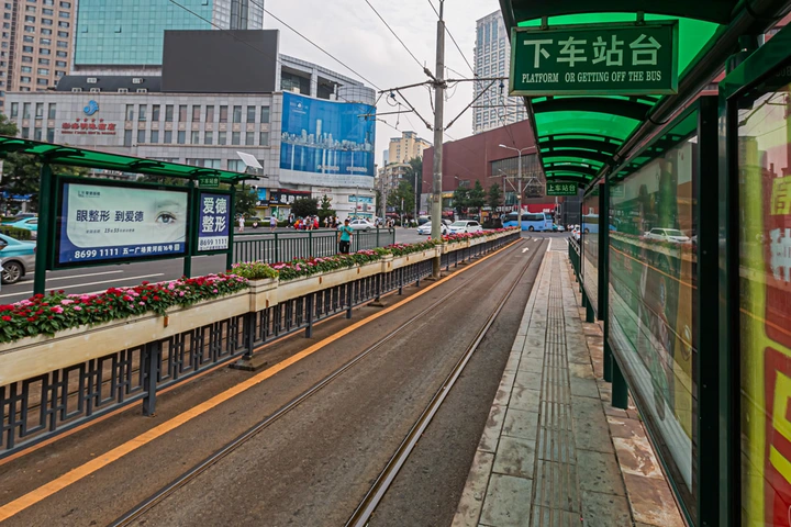 唯一仍在运行的有轨电车-大连201