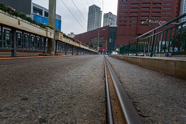 唯一仍在运行的有轨电车-大连201