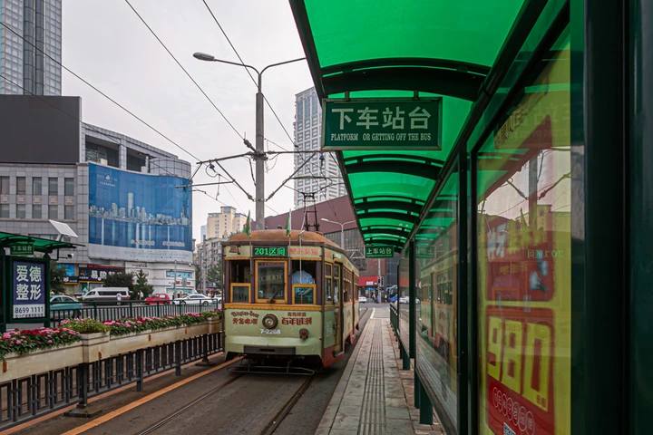 唯一仍在运行的有轨电车-大连201