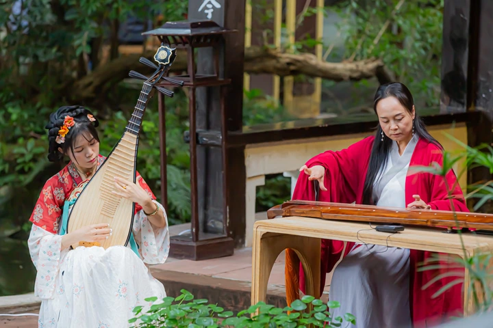 古琴演绎文君故里