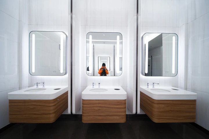 昆明恒隆广场厕所创作实录