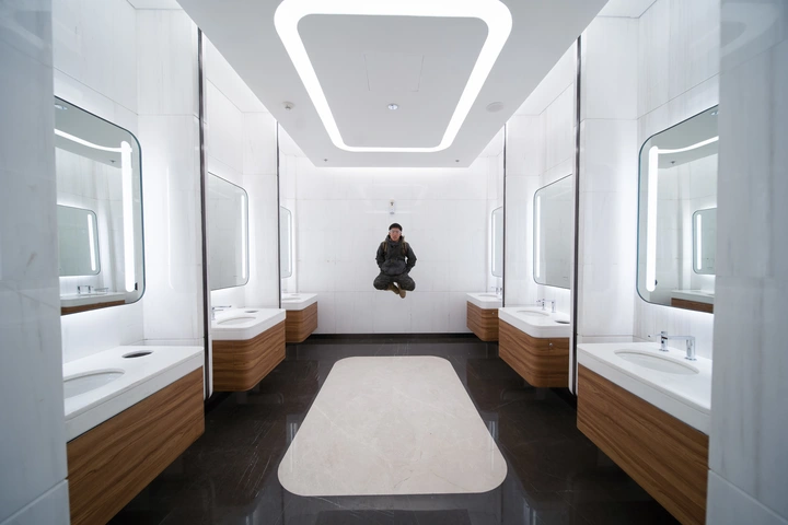 昆明恒隆广场厕所创作实录