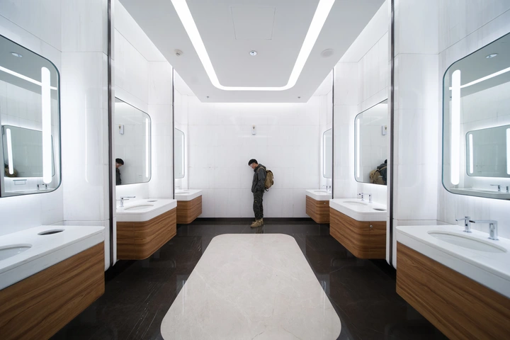 昆明恒隆广场厕所创作实录