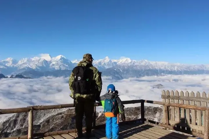 “世界第一位”-四川7岁儿童“果果”从北疆翻越天山徒步到南疆(七岁生日)